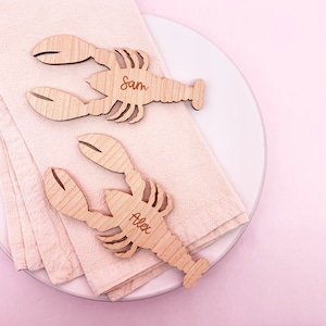 Nom de lieu en bois avec homard - Noms de lieux de table pour la Saint-Valentin Fête de fantaisie Décorations de table sur le thème sous-marin Dîner romantique Amusant réutilisable