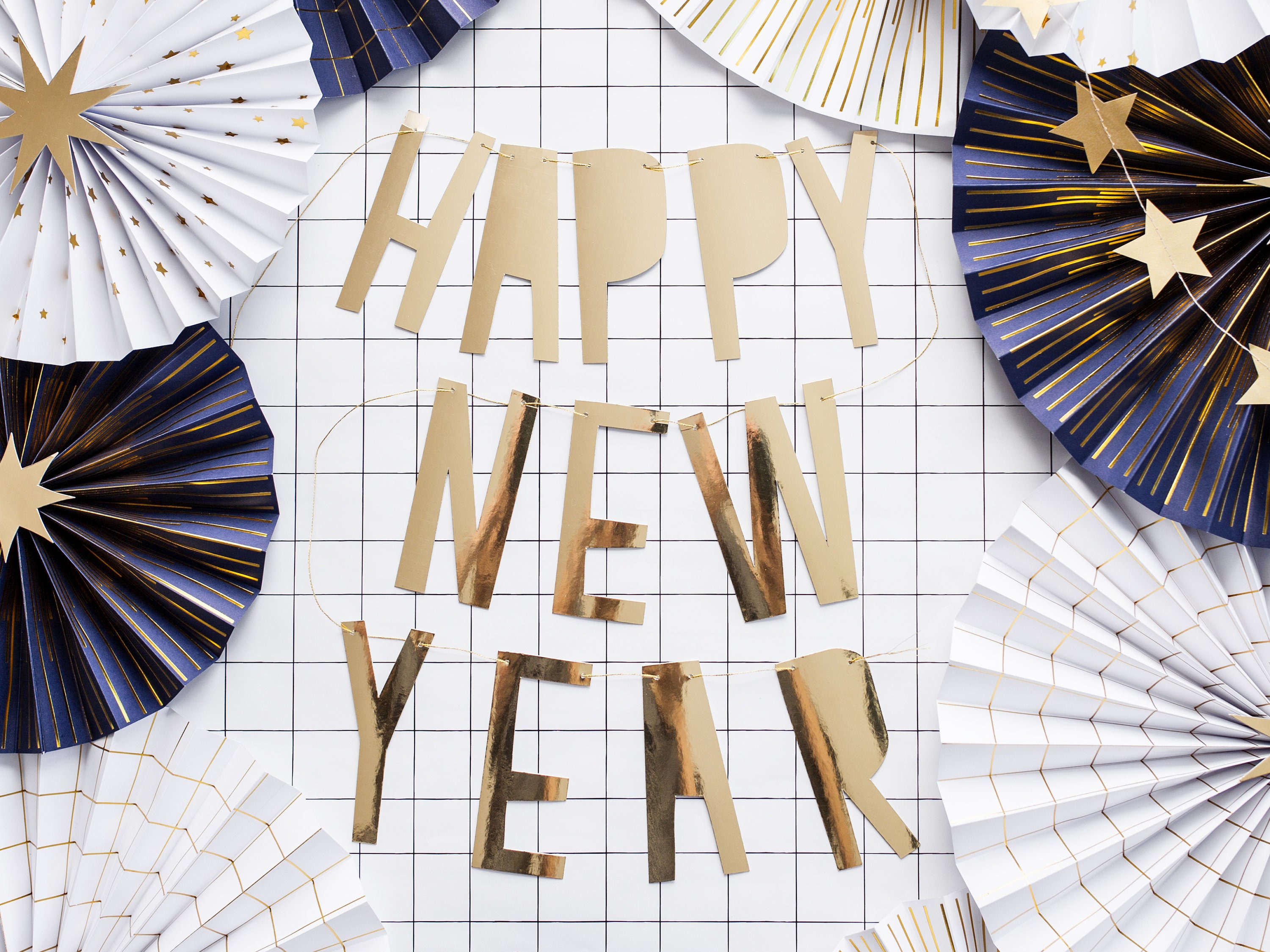 Happy New Year Banner „Cheers To 2024“ – Glitzer Silvester Deko Für Party, Hintergrund, Gold