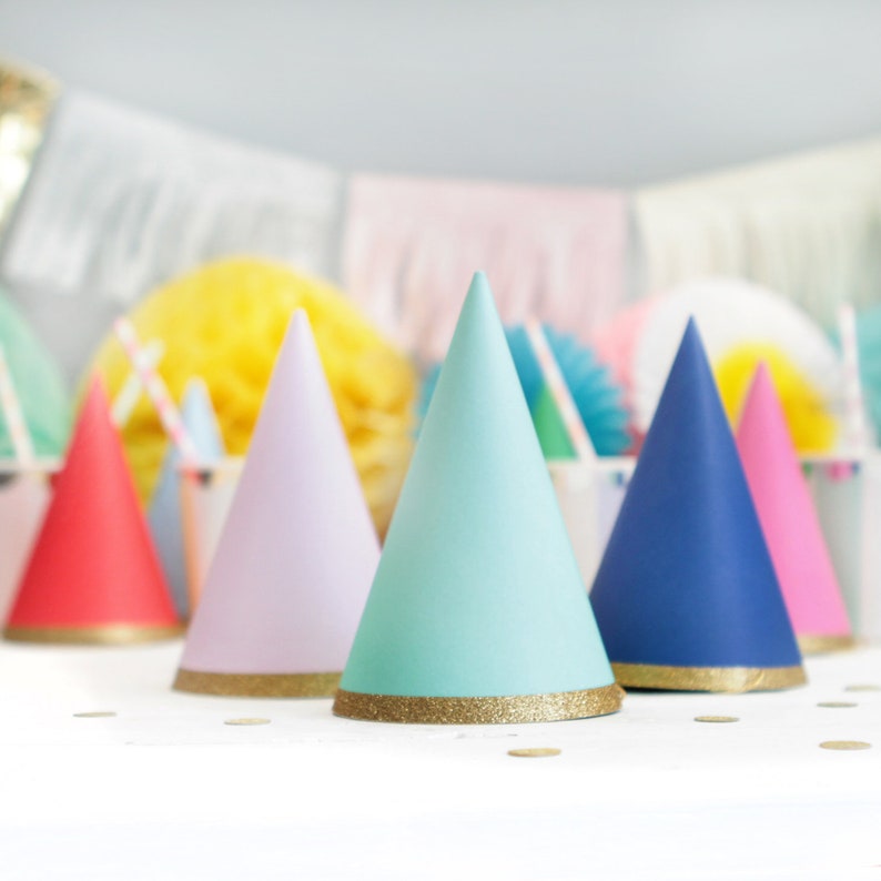 8 Pack Gold Glitter Birthday Party Hats Multicoloured Accessories Rainbow Theme Party Decorations Colourful /& Gold Party Hats