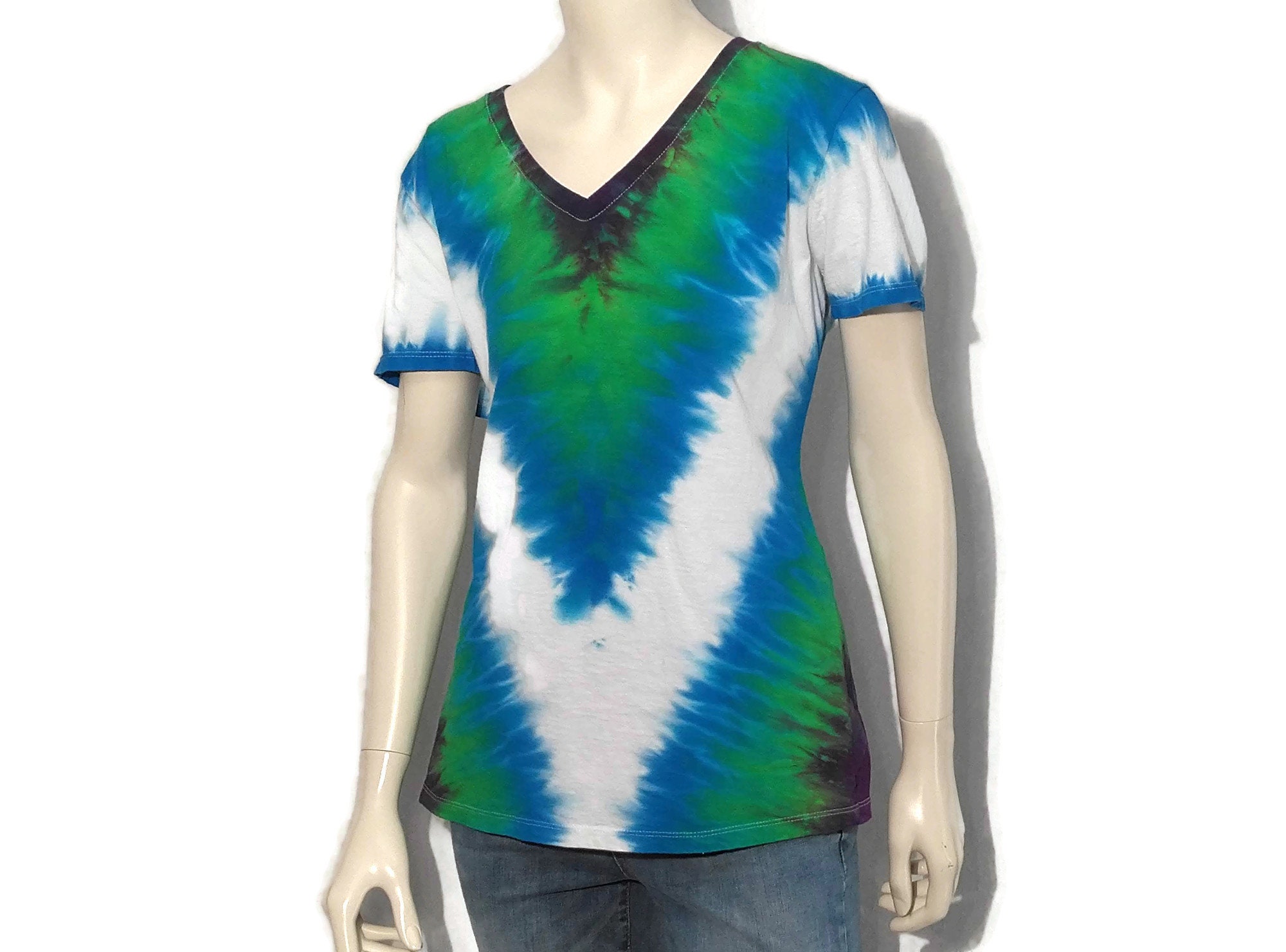 XL Tie Dye Women's V-Neck Shirt Size Extra Large Short Sleeve T-Shirt Green and Blue Empty-V/MTV Trippy Ladies Top Awesome Blossom Style