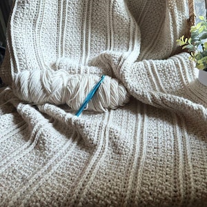 Modern crochet blanket pattern | Crochet baby blanket shower gift | Crochet textured blanket pattern | Crochet bridal shower | Crochet throw