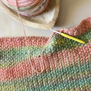 Crochet pattern & video Easy beginner-friendly blanket emotional support crochet stitch afghan crochet pattern baby blanket warm stitch Bild 1