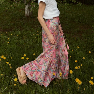 Long Linen Skirt with Vintage Paisley Print. Maxi Tiered Boho Skirt. Summer Outfits.