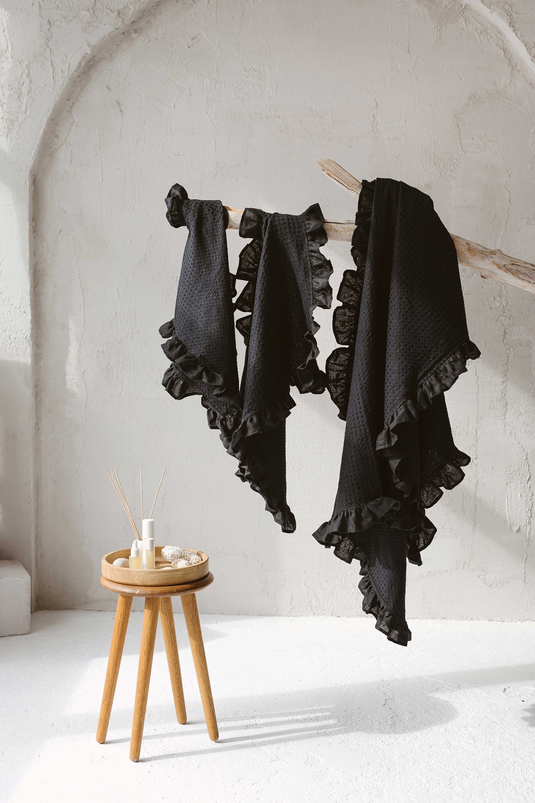 Soft Linen Bath Towel Set With Ruffles. Soft Stonewashed Waffle Linen