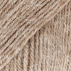 Alpaca by DROPS, a wonderful yarn made from 100% pure Alpaca superfine. The fiber is untreated nougat