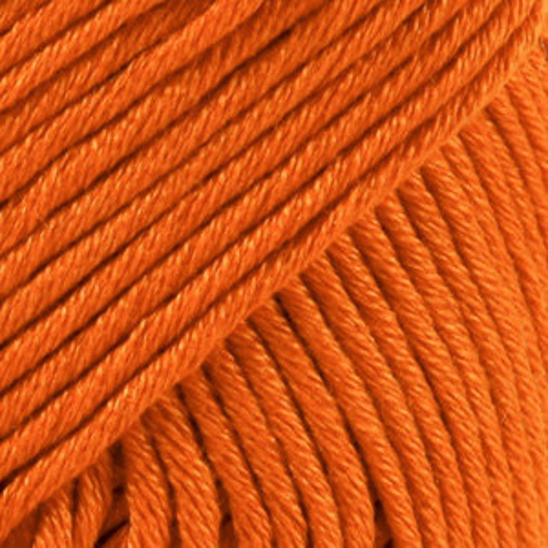 Farbenfrohes Baumwollgarn, DROPS Muskat in vielen Farben, ist aus 100% merzerisierter ägyptischer Baumwolle, 50g Knäule knallorange