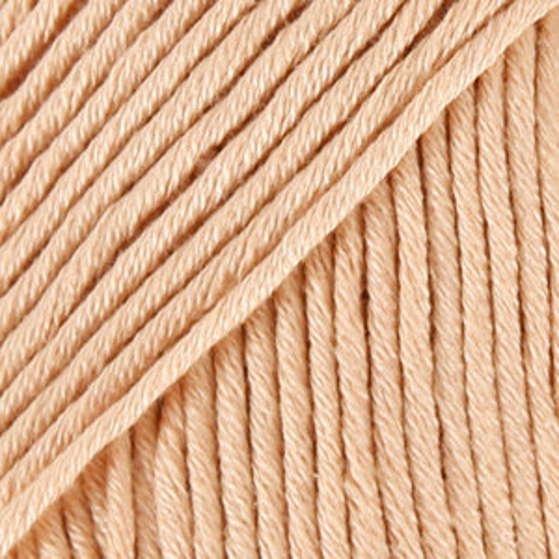Farbenfrohes Baumwollgarn, DROPS Muskat in vielen Farben, ist aus 100% merzerisierter ägyptischer Baumwolle, 50g Knäule Beige