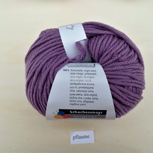 Schachenmayr Merino Extrafine 85 is unsurpassedly fine and cuddly soft in many colors pflaume