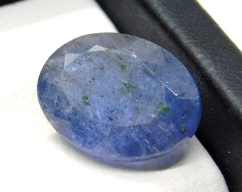 Oval Faceted Blue Tanzanite Gemstone: 5.70 Carats, 12.5x9.5mm