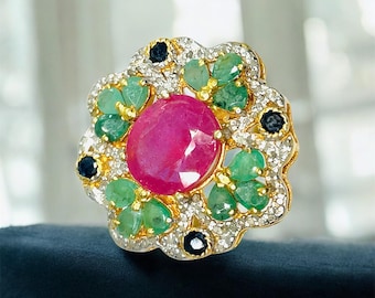 Anello fatto a mano con rubino, smeraldo, zaffiro e diamanti / Argento sterling placcato oro