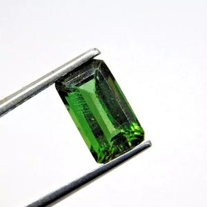 1.80 Cts Turmalina de color verde natural 9x5 MM Corte esmeralda Piedras preciosas sueltas de alta calidad Turmalina