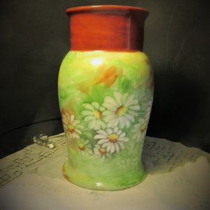 hand painted vase, 1920&#39;s, impressionist style. made in Germany, porcelain, floral design, daisies on a soft green background