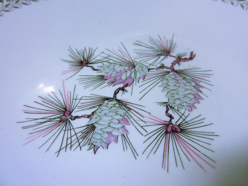 Lifetime China Co covered serving bowl and plate,1950/'s vintage cottage chic pinecone design retro kitchen madmen style Ohio