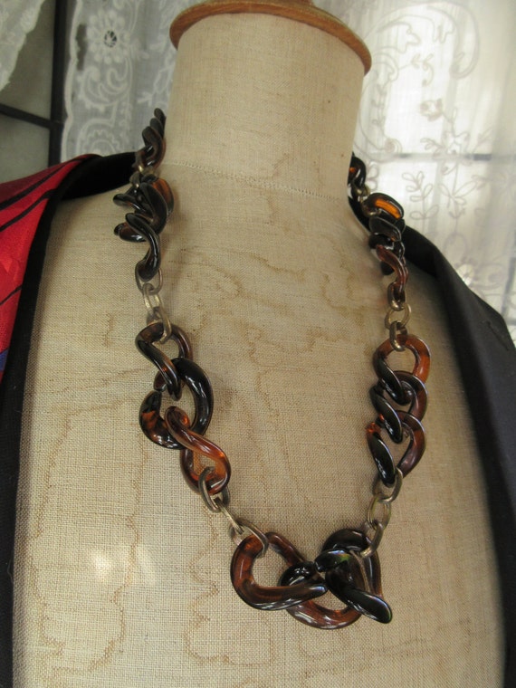 50's/60's chain style lucite necklace, tortoisesh… - image 5