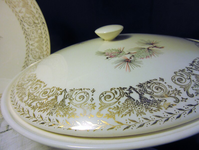 Lifetime China Co covered serving bowl and plate,1950/'s vintage cottage chic pinecone design retro kitchen madmen style Ohio