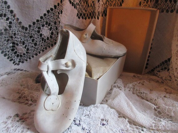vintage toddler walking shoes, Baby's shoes, whit… - image 4