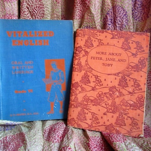 40er Jahre Lesebuch und englisches Sprachbuch, Vintage Grafik und Design, englische Lesehilfe, Englisch als Zweitsprache, 2 Bücher