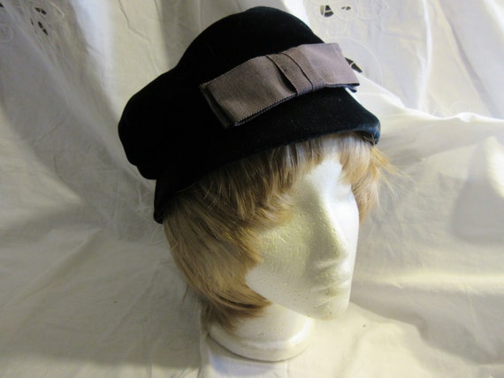 1950's blue velvet hat, bow trim, low brim, retro… - image 3