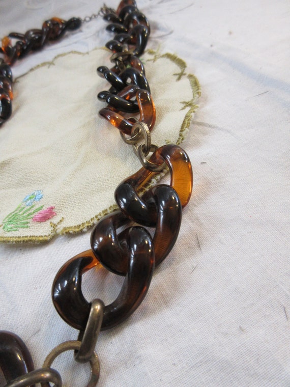 50's/60's chain style lucite necklace, tortoisesh… - image 4