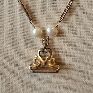 Freshwater Pearl and Gold Fob Necklace