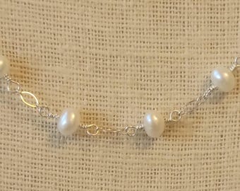 Collar de perlas de agua dulce envuelto en alambre