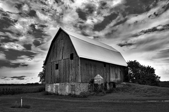 Black and White Barn Art Print: Farmhouse Decor (digital Download