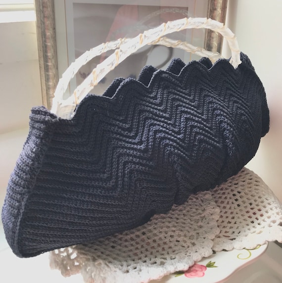 Black Crochet Handbag, 1940's Crocheted Purse, Vin