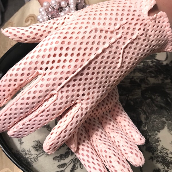 Pink Nylon Gloves, 1960's Pink Wrist Gloves, Pink Easter Gloves, Pink Cutwork Nylon Gloves, Pink Kayser Gloves, Easter Gloves