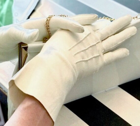 Vintage Ivory Wedding Gloves, Bridal English Doesk