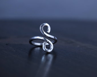 CAROL Ring - Hammered Sterling Silver Scroll Ring, Bypass Ring