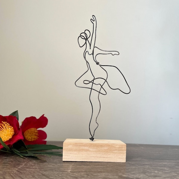 Wire ballerina dancing sculpture handmade figurine gift ballet statue metal copper jazz classical decor point figure girl teen desk dress