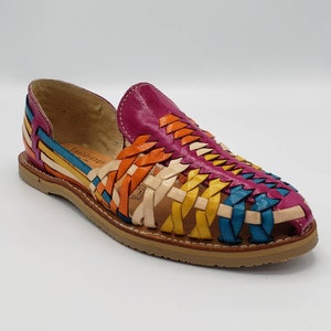 Women&#39;s Multicolor leather sandals. Mexican huarache sandals.