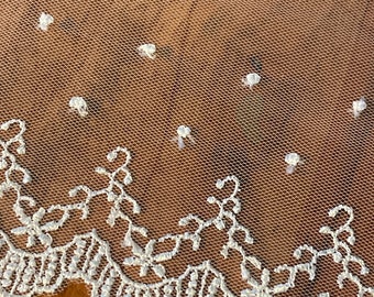 White sheer flat lace 825