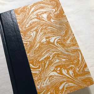 1 Vintage Readers Digest Condensed Book
