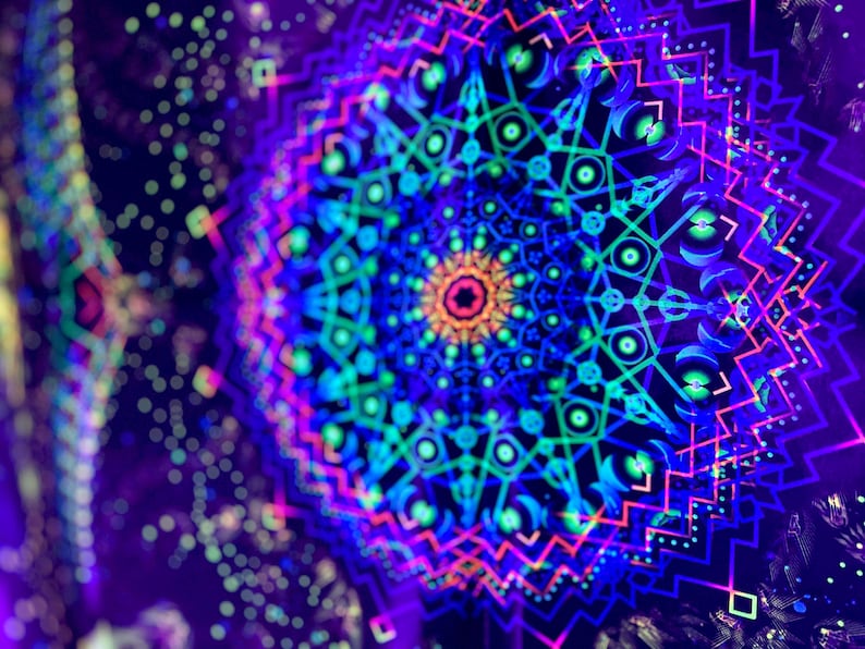 UV Psychedelic Fluorescent Blacklight Tapestry, Trippy Fractal Wall Art ...