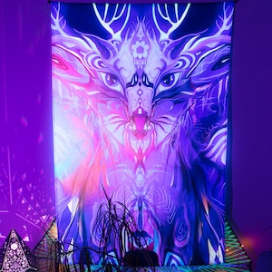 ブラックライトフォレストタペストリー、ボヘミアンウォールアート、美的部屋の装飾、トリッピーな背景、動物タペストリー、ファンタジー壁掛け、ヒッピーアート