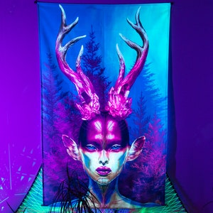 森のUVタペストリー、シュールな絵画、動物のタペストリー、魔法のタペストリー、スピリチュアルなデコ、瞑想のホームデコ、ユニークなギフト、神秘的なアート