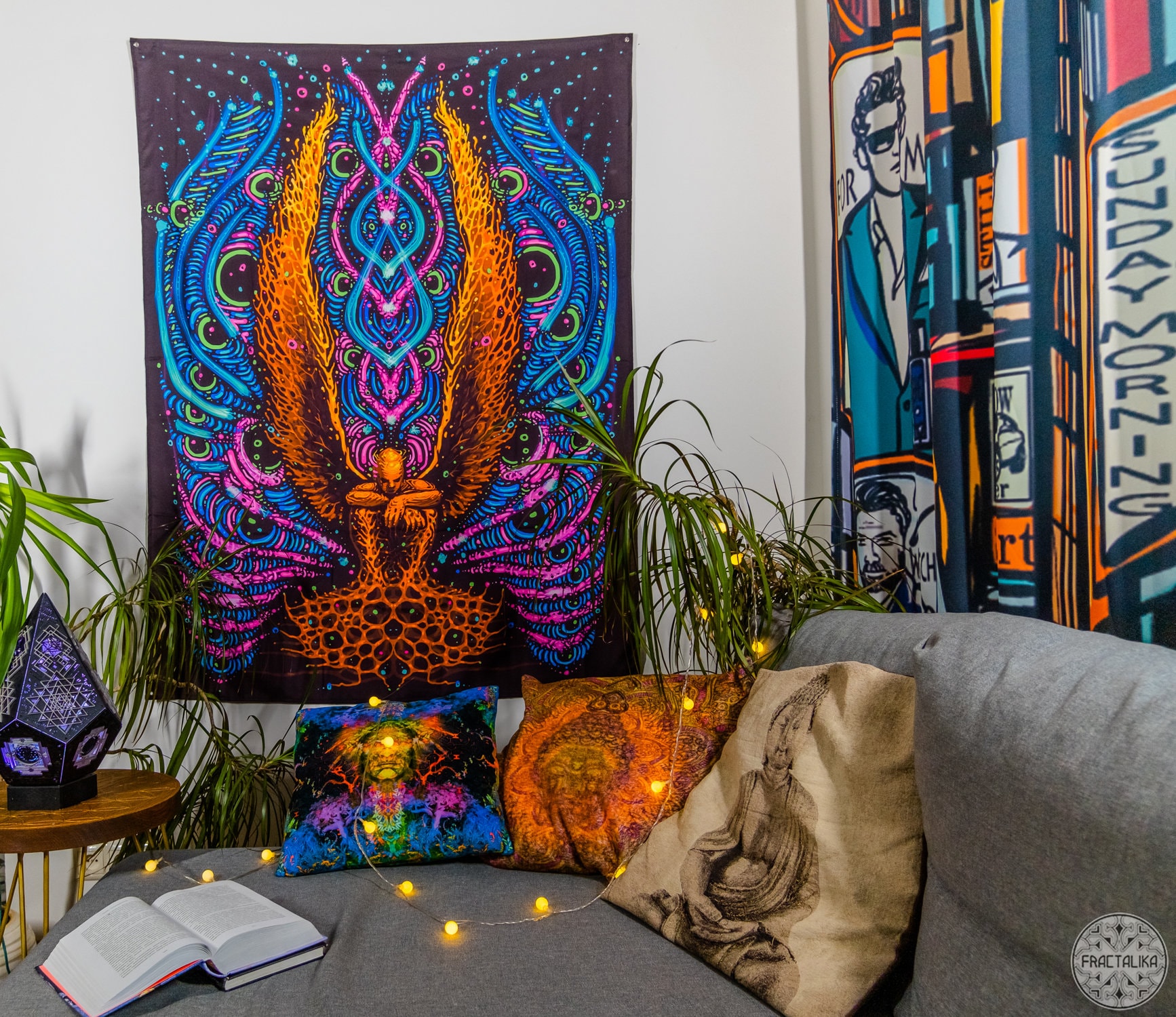 Brizbazaar タペストリー 壁掛け エイリアン カラフル リビングルーム トリッピー UV タペストリー、サイケデリックな壁掛け、天使の背景、フェスティバル  UV 背景、ヒッピーの壁飾り、サイケトランス アート、蛍光装飾 - Etsy 日本, image size:1734x1500