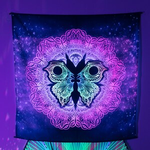 蝶の UV タペストリー、ファンタジー タペストリー、動物のタペストリー、スピリチュアルな部屋の装飾、フラクタル タペストリー、ヒッピー アート、サイケデリック UV アート、トリッピーな装飾