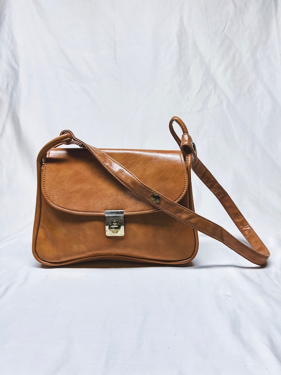 Faux Leather Solid Handbag - 7.8 W x 4.7 H - Includes Matc (782124)