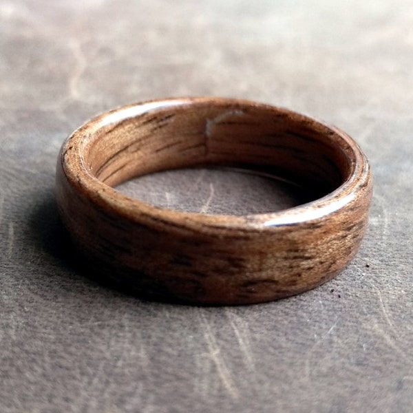 Französchicher Nussbaum Bentwood Ring Hochglanz