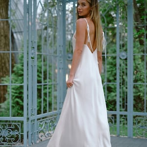 Bias cut 100% silk dress floor length Open back bridal gown White silk slip dress maxi ivory Wedding dress Bride dress White silk dress