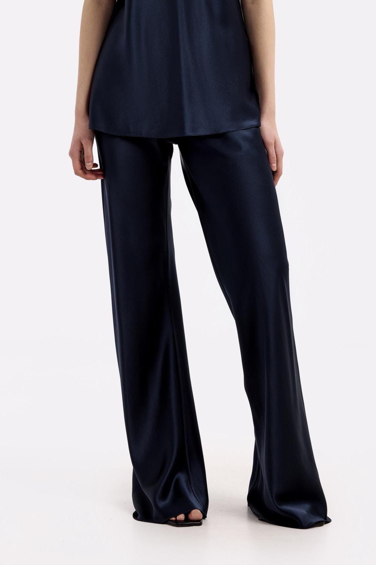 パンツ PLAIN Blue Tailored Pants in Satin Woman (35144331 NOTTEAC) Navy Silk Pants Dark Blue Satin Pants Satin Silk Trousers