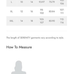 Puede incluir: Una tabla de gu&iacute;a de tallas con el encabezado Size Guide y Centimeters, que muestra columnas para talla, EE. UU., Reino Unido, pecho, cintura y caderas en cent&iacute;metros. Debajo hay un diagrama de una silueta humana etiquetado How To Measure.