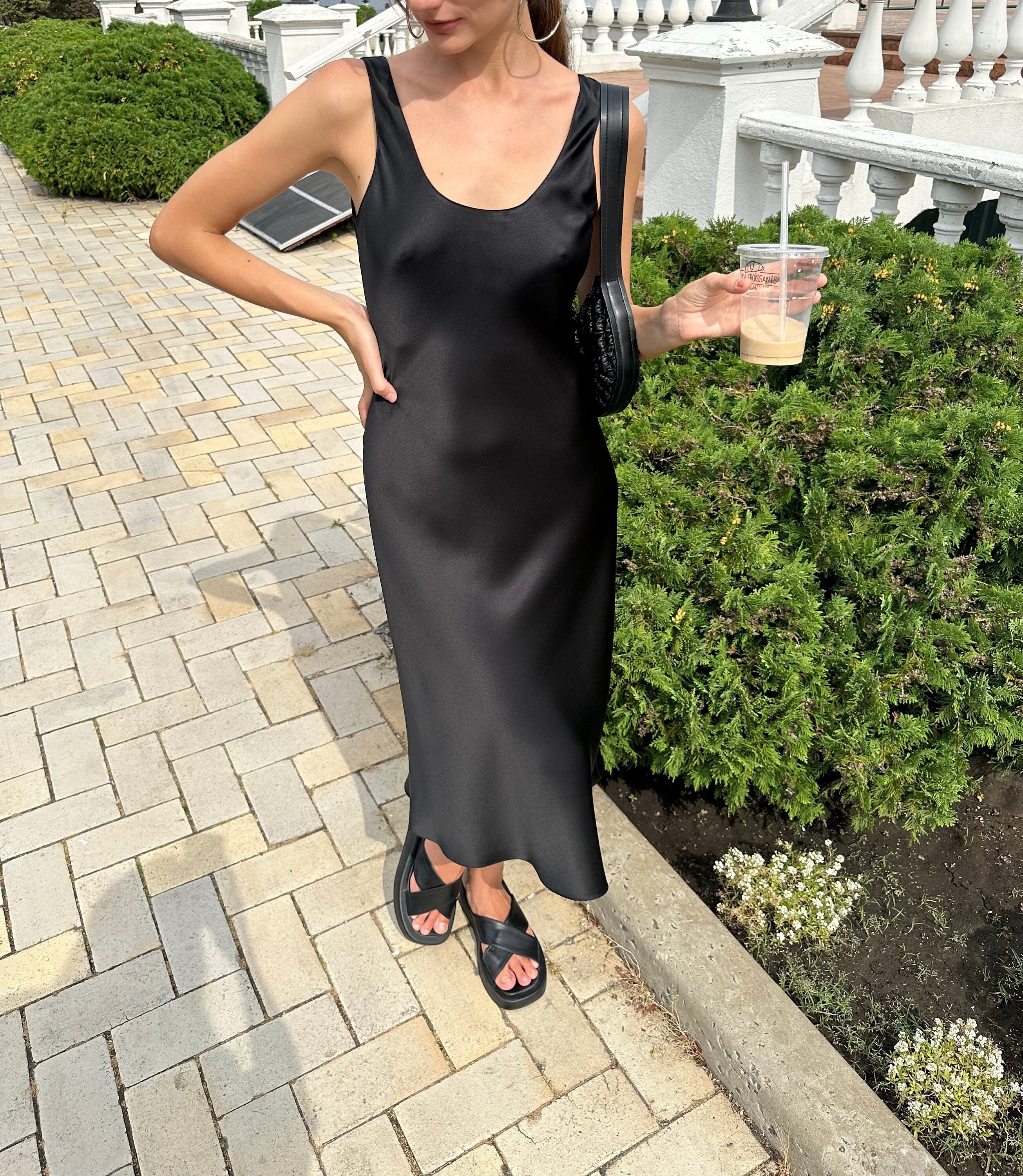 yo BIOTOP】Silk U dress