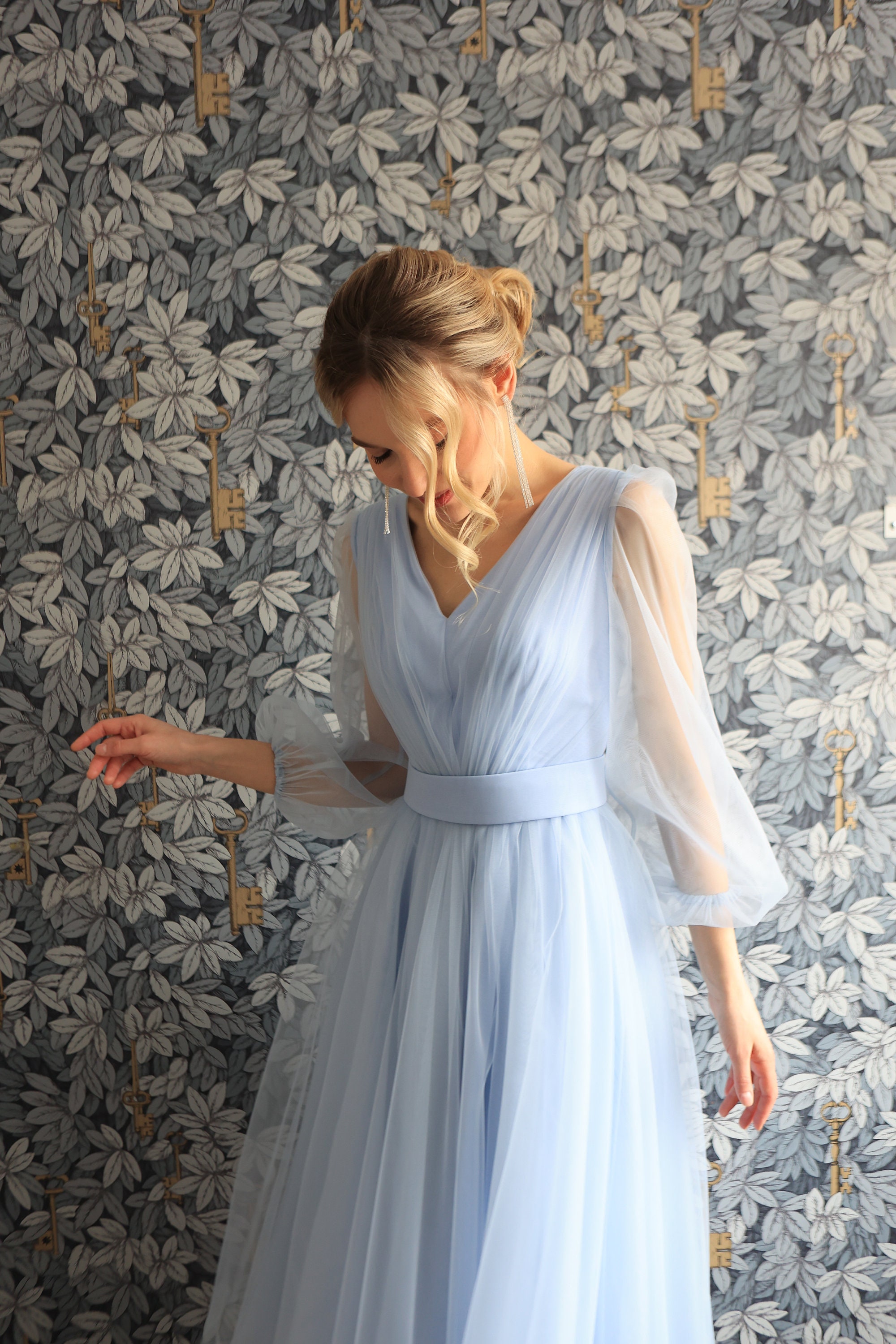 v neck tulle bridesmaid dress Chic Tulle A line Ivory Lace V neck Summer Beach Wedding Dress main image 0