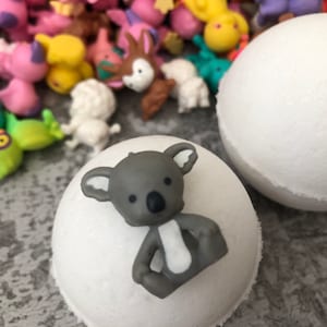 Kids Bath Bombs - Kids Bath Bomb with Toy - Girls Bath - Kid Bath - Animal Toy - Dye-Free - Sensitive Skin - Allergy Friendly - Surprise