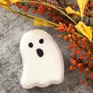 Halloween Bath Bomb - Boo Bath Bomb - Ghost Bath Bomb - Kids Bath Bomb - Bath Bombs - Special Bath Bomb - Dye-Free - Sensitive Skin