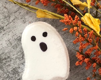 Halloween Bath Bomb - Boo Bath Bomb - Ghost Bath Bomb - Kids Bath Bomb - Bath Bombs - Special Bath Bomb - Dye-Free - Sensitive Skin