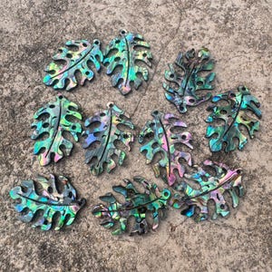 30mm 10pcs Natural Rainbow Abalone Shell Hollow Out Leaf Pendant Beads For Jewelry Making